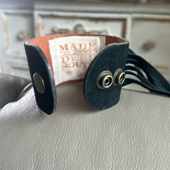 Cuff bracelet - Picture 3 of 3